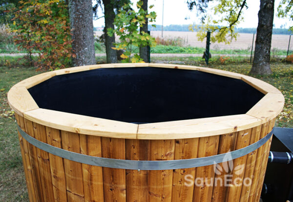 Luxurious hot tub from Sauneco