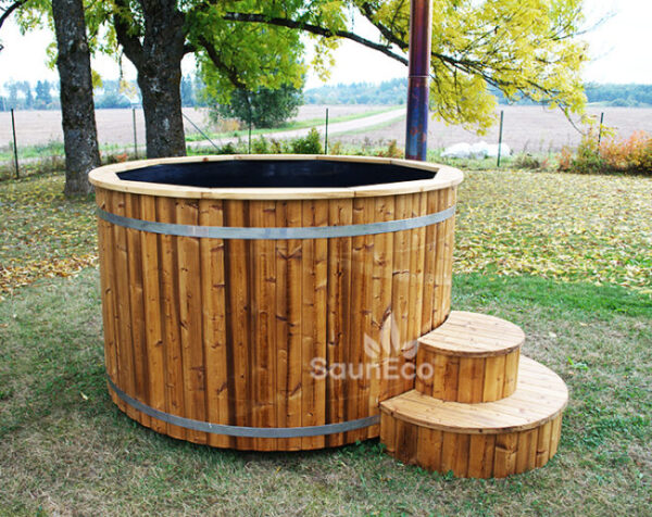 Luxurious hot tub from Sauneco