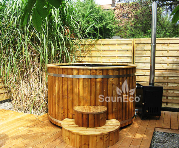 Luxurious hot tub from Sauneco