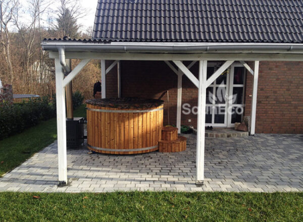 Luxurious hot tub from Sauneco