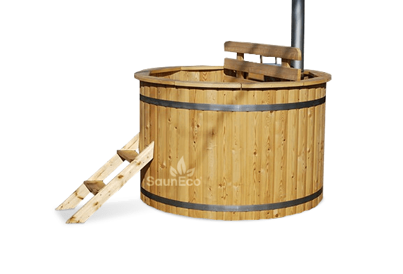 Larch wooden hot tub from Sauneco