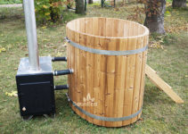 Small thermowood hot tub from Sauneco